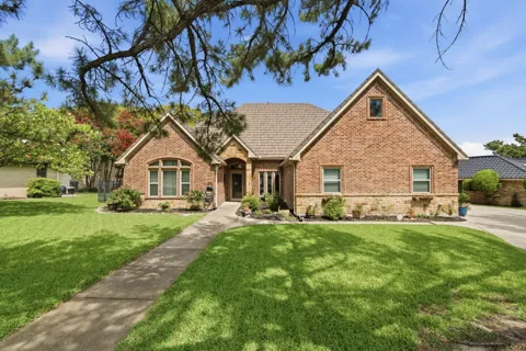 325 Driftwood Court