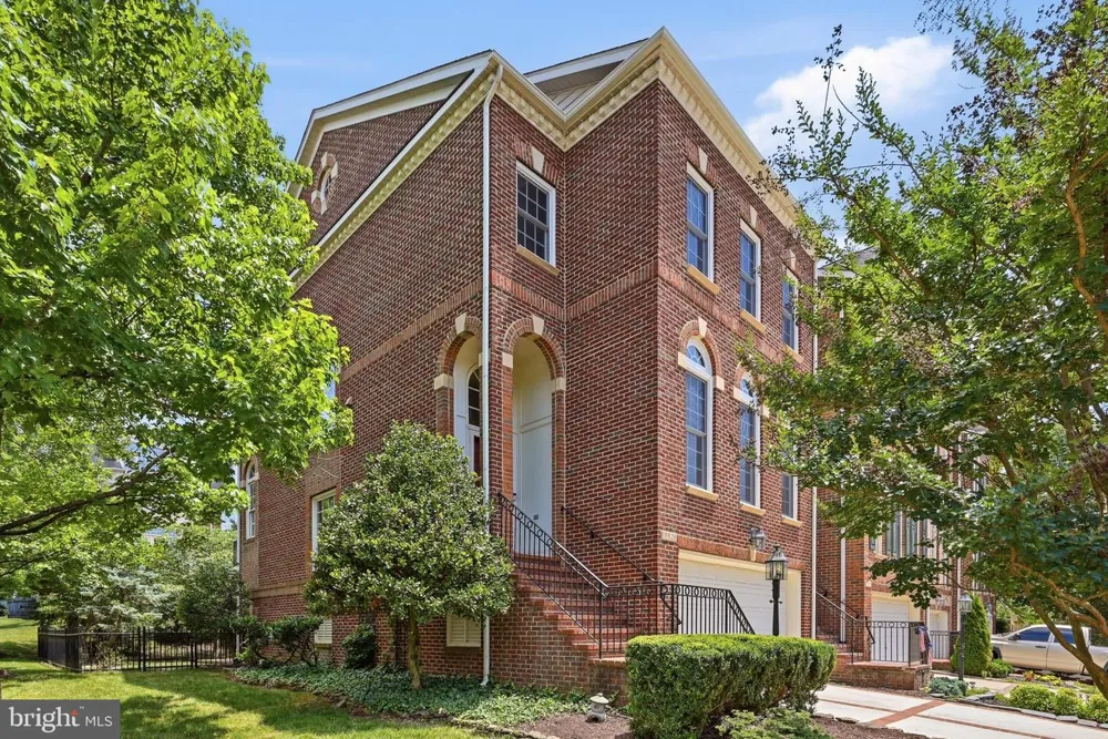 18526 BEAR CREEK TERRACE Leesburg, VA 20176