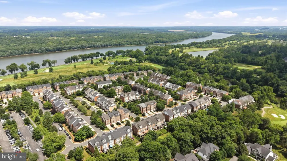 18526 BEAR CREEK TERRACE Leesburg, VA 20176
