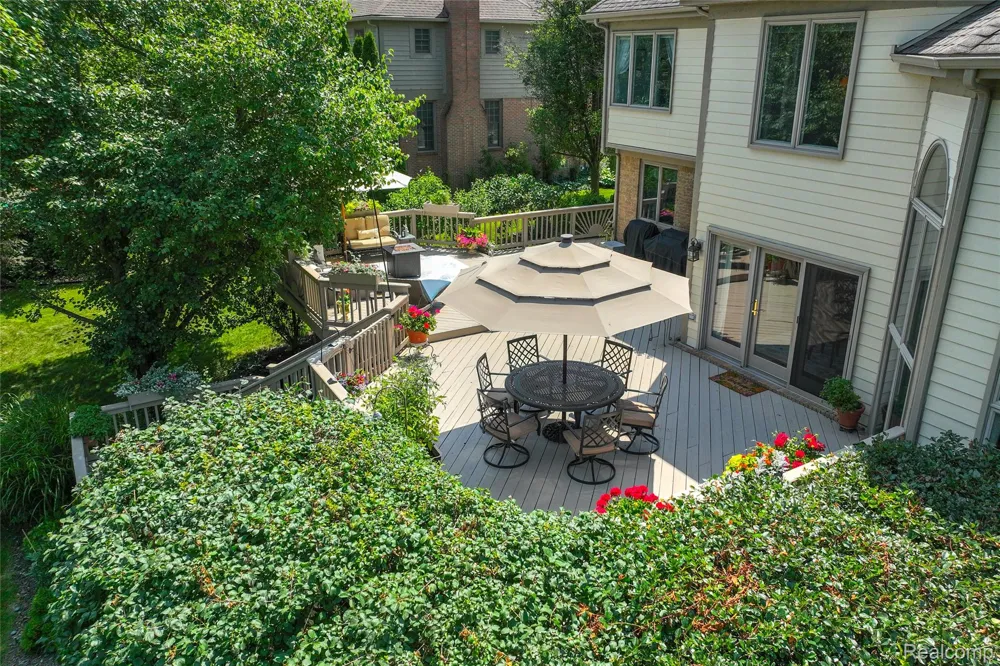 12106 Deer Creek Run Plymouth Charter Township, MI 48170