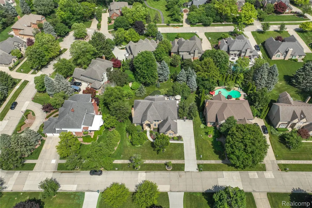 12106 Deer Creek Run Plymouth Charter Township, MI 48170