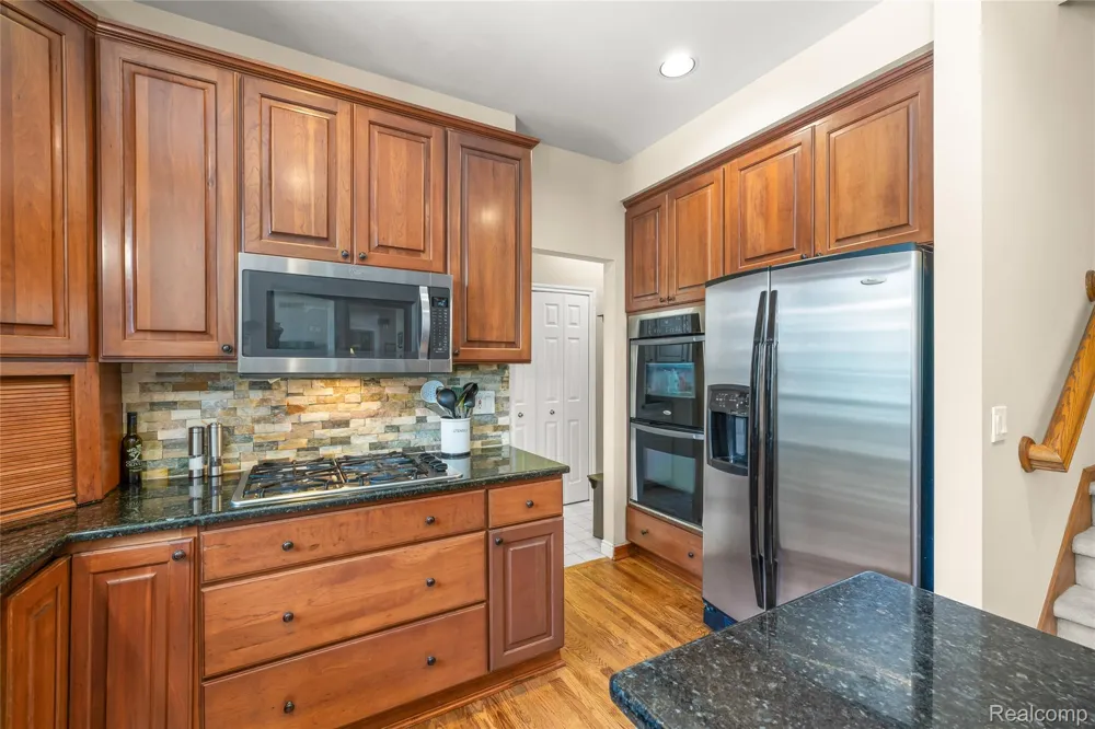 12106 Deer Creek Run Plymouth Charter Township, MI 48170