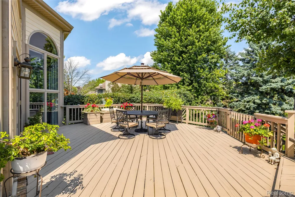 12106 Deer Creek Run Plymouth Charter Township, MI 48170