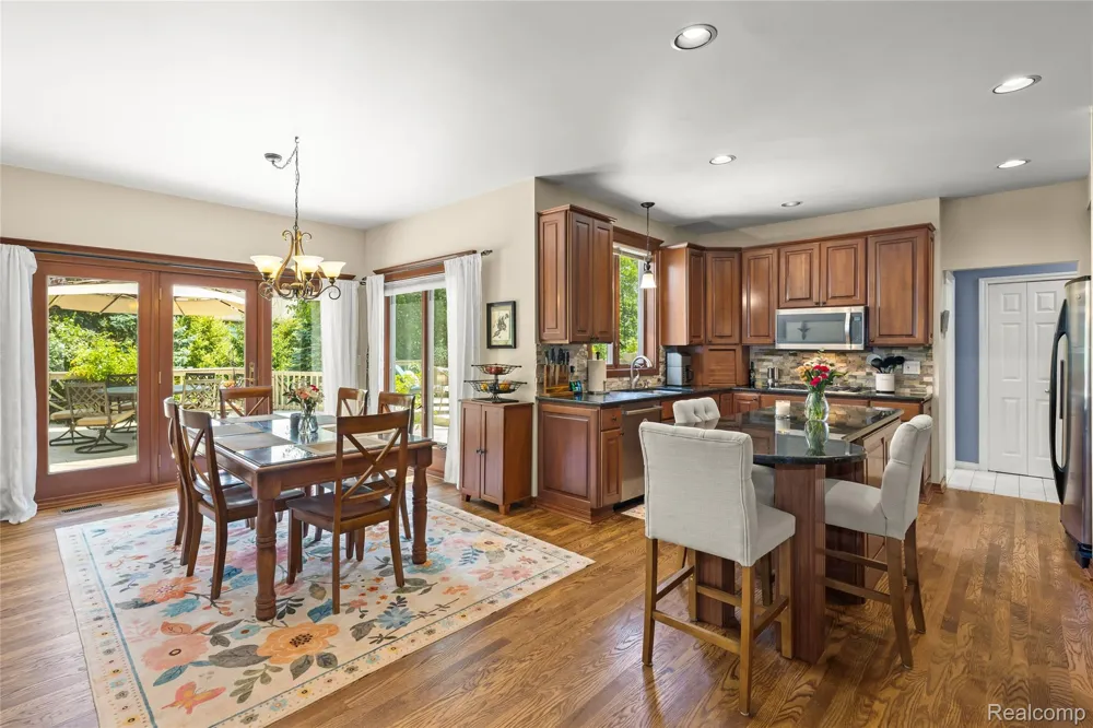 12106 Deer Creek Run Plymouth Charter Township, MI 48170