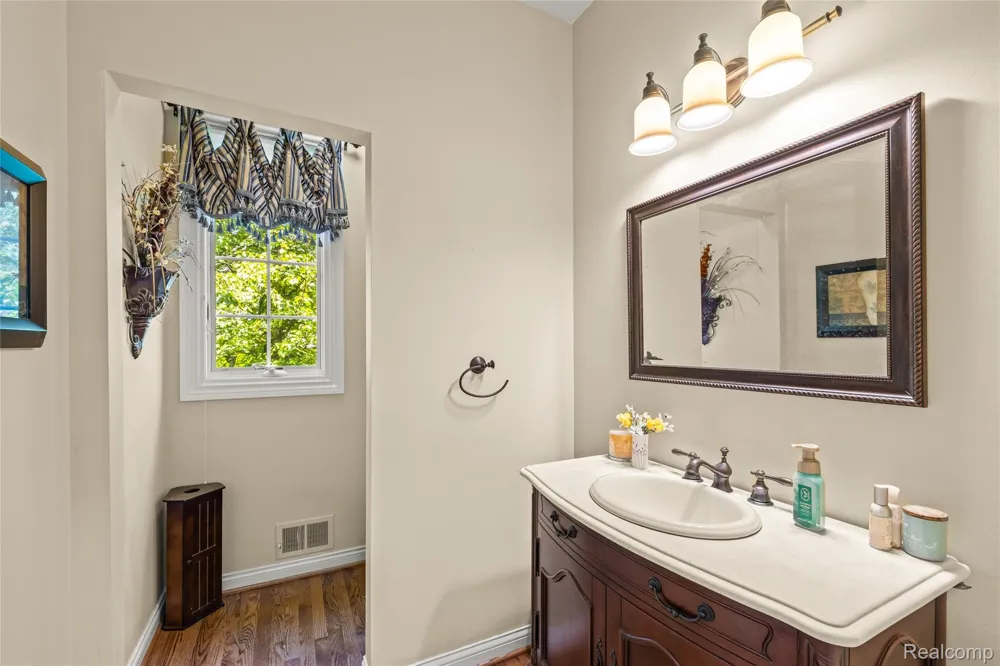 12106 Deer Creek Run Plymouth Charter Township, MI 48170