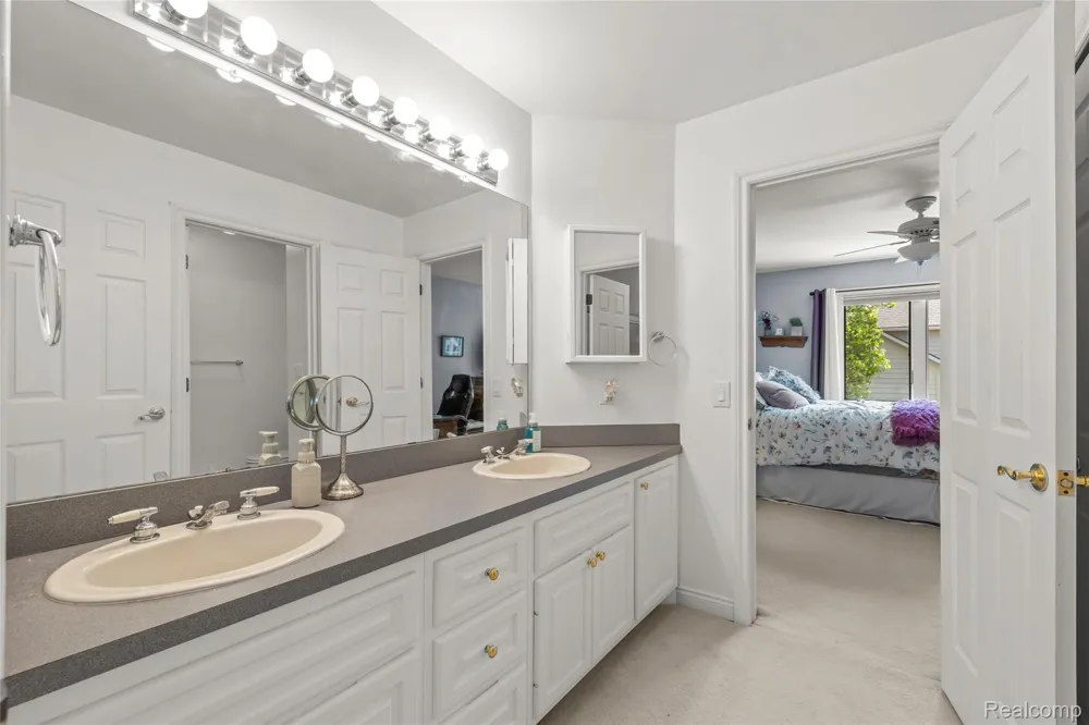 12106 Deer Creek Run Plymouth Charter Township, MI 48170