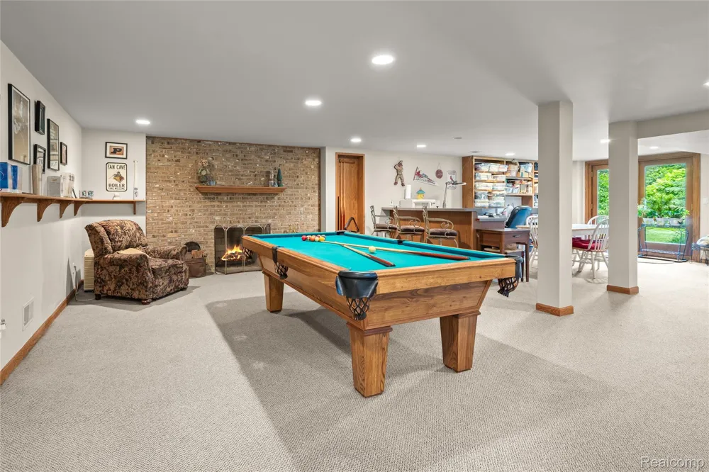 12106 Deer Creek Run Plymouth Charter Township, MI 48170