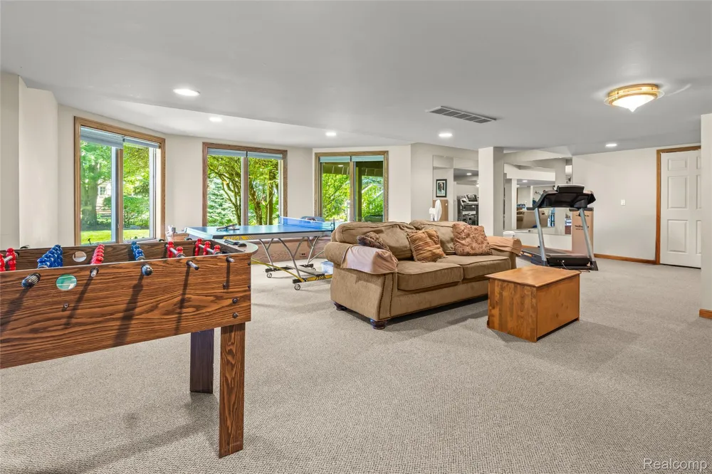 12106 Deer Creek Run Plymouth Charter Township, MI 48170