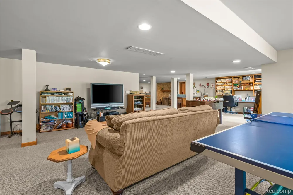 12106 Deer Creek Run Plymouth Charter Township, MI 48170