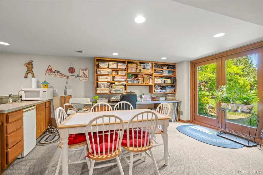 12106 Deer Creek Run Plymouth Charter Township, MI 48170