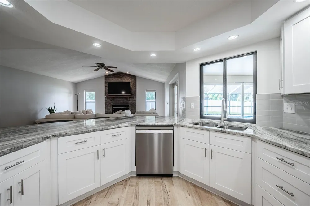 1749 LADY BOWERS TRAIL Lakeland, FL 33809
