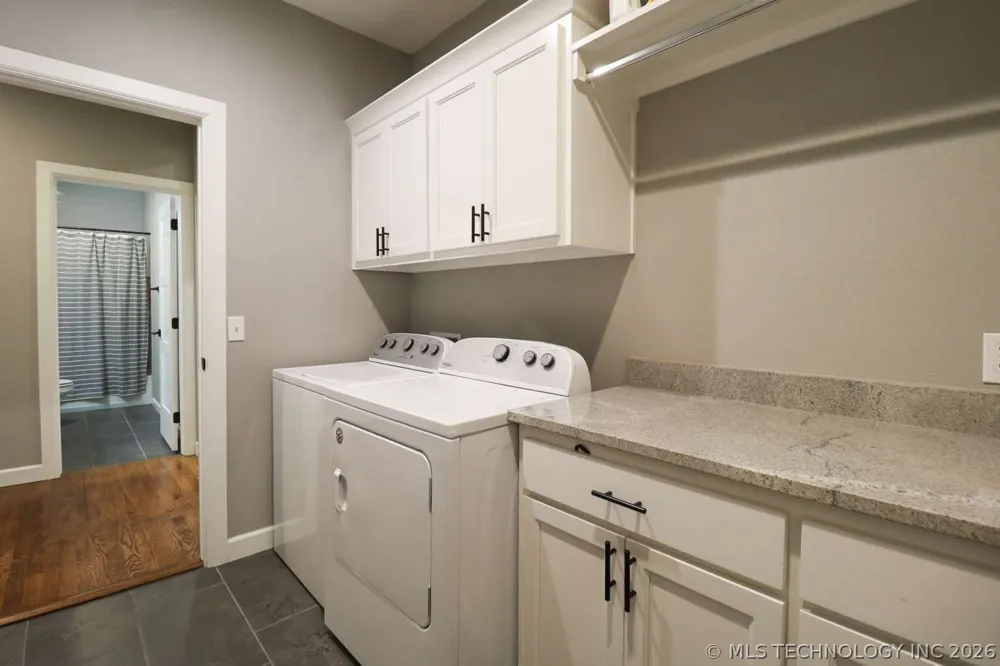 8716 E Detroit Street Broken Arrow, OK 74014