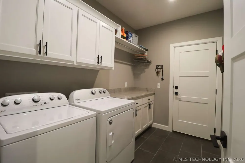 8716 E Detroit Street Broken Arrow, OK 74014