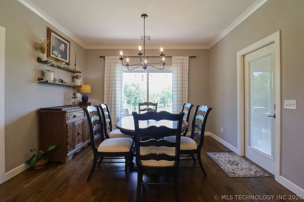 8716 E Detroit Street Broken Arrow, OK 74014