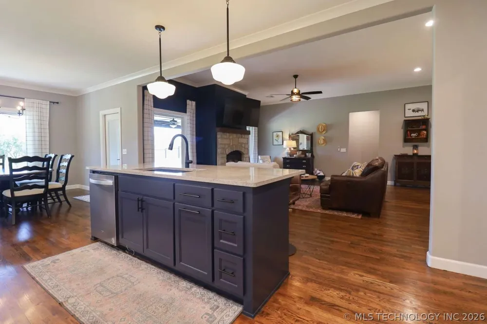 8716 E Detroit Street Broken Arrow, OK 74014