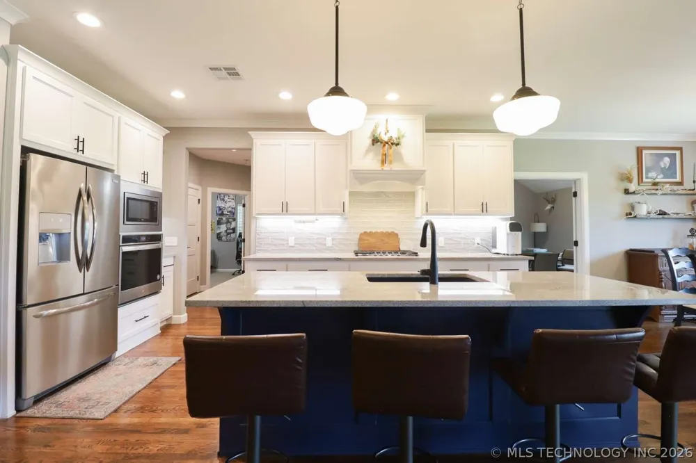 8716 E Detroit Street Broken Arrow, OK 74014