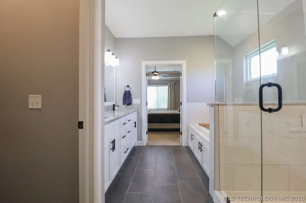8716 E Detroit Street Broken Arrow, OK 74014