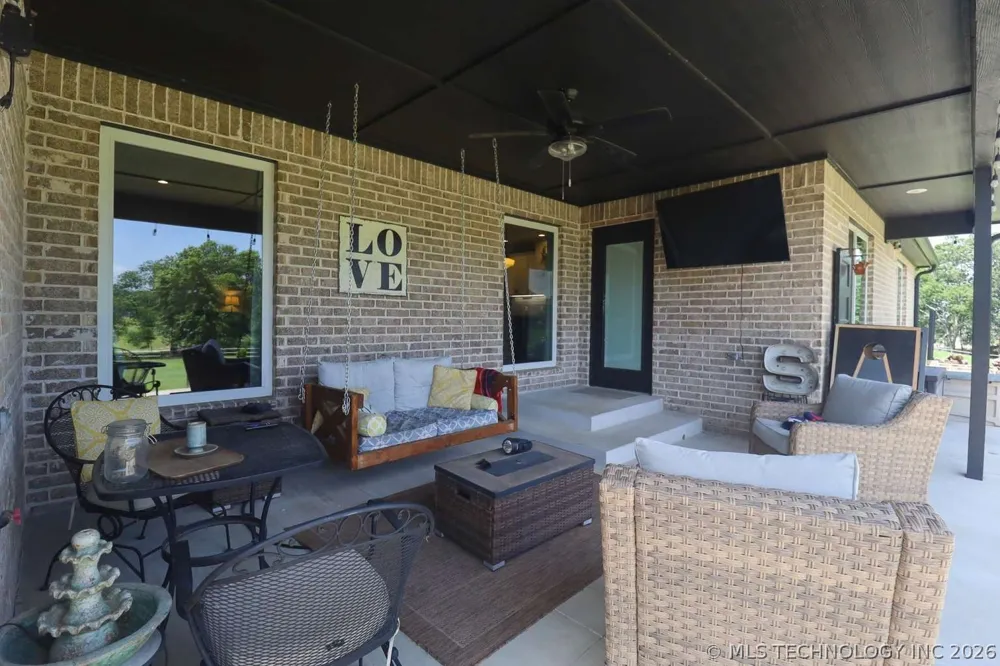 8716 E Detroit Street Broken Arrow, OK 74014