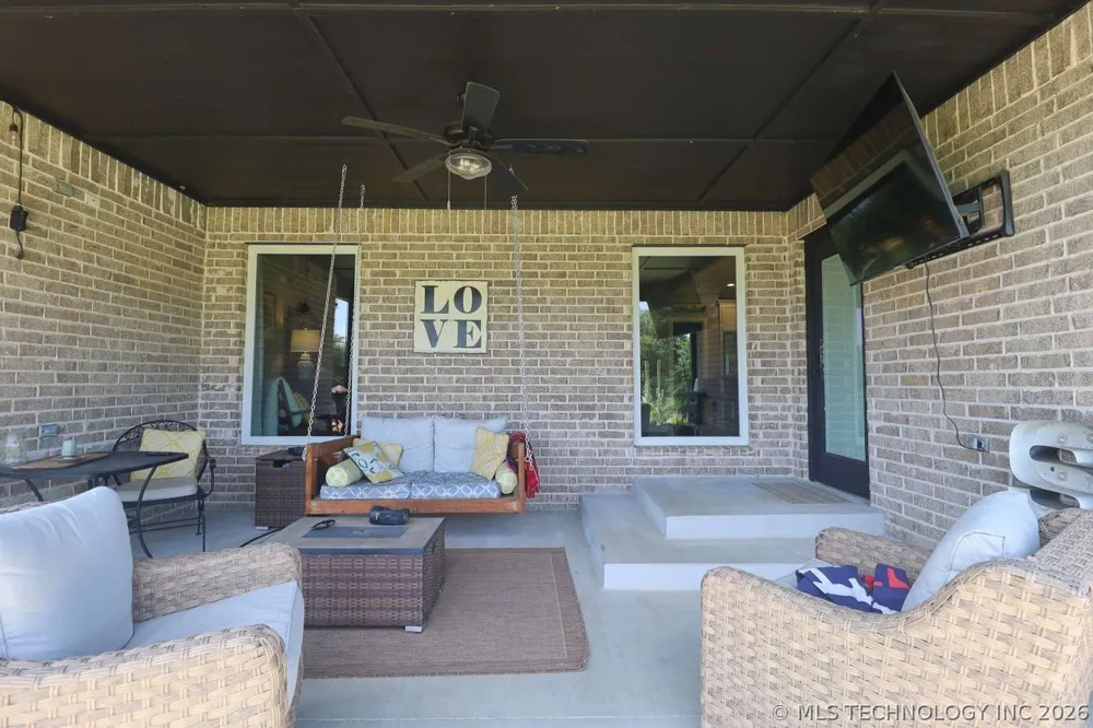 8716 E Detroit Street Broken Arrow, OK 74014