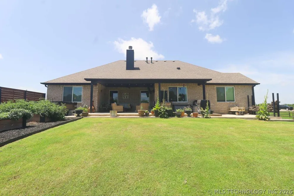 8716 E Detroit Street Broken Arrow, OK 74014