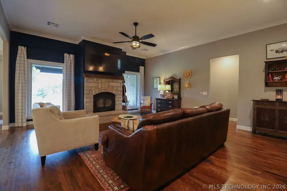 8716 E Detroit Street Broken Arrow, OK 74014