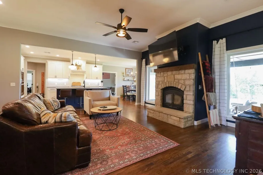 8716 E Detroit Street Broken Arrow, OK 74014
