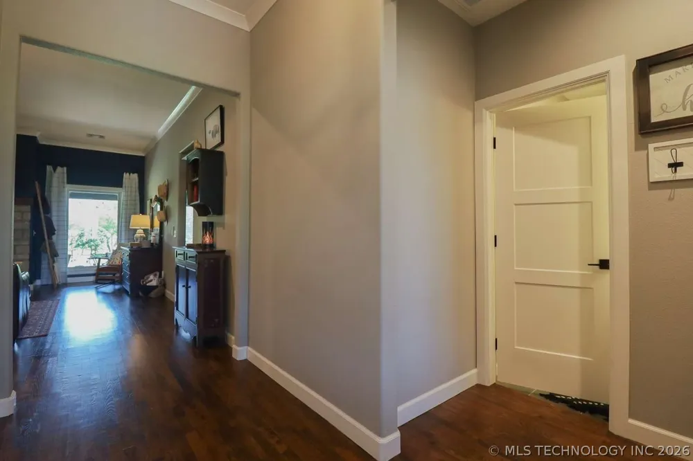 8716 E Detroit Street Broken Arrow, OK 74014