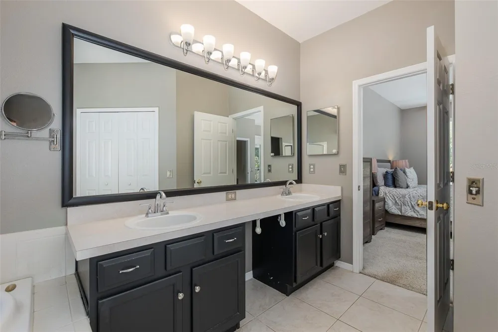 12709 WESTWOOD LAKES BOULEVARD Tampa, FL 33626