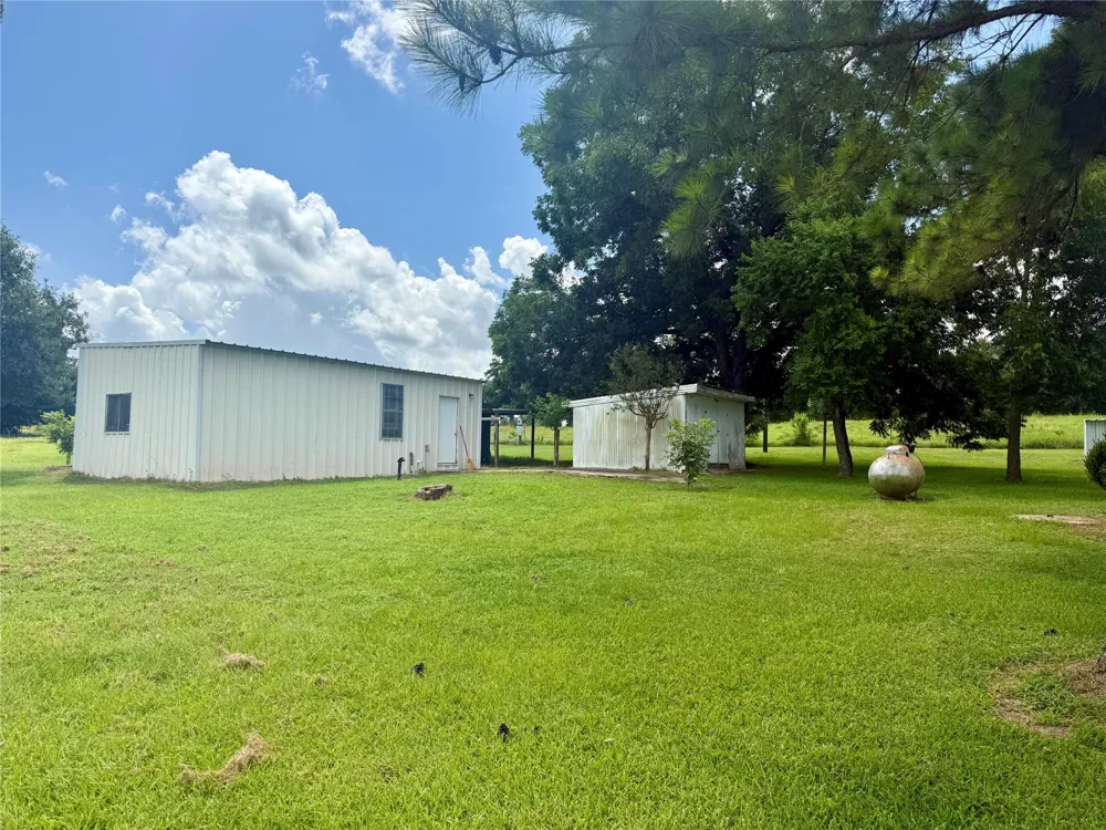 2433 County Road 409 Navasota, TX 77868