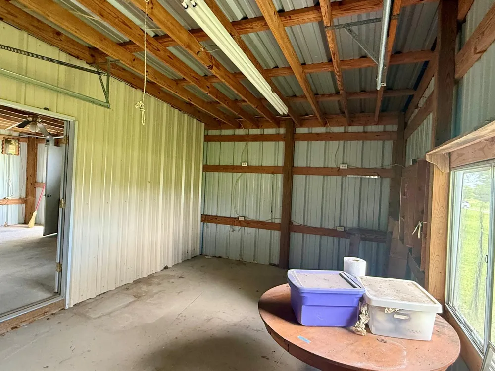 2433 County Road 409 Navasota, TX 77868