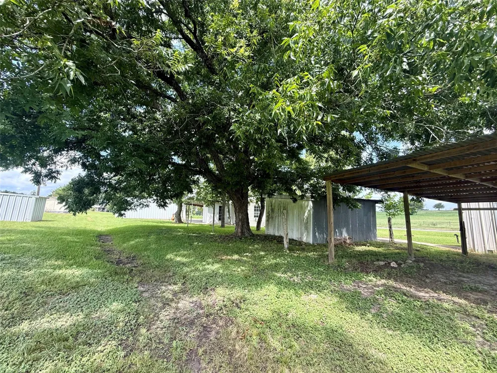 2433 County Road 409 Navasota, TX 77868