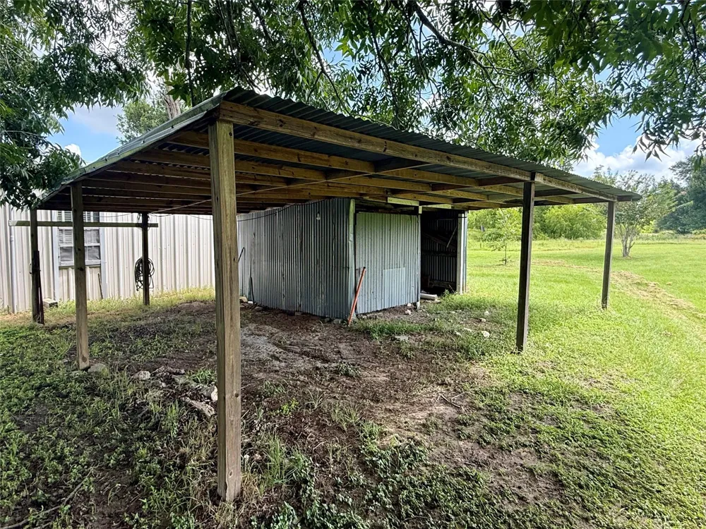2433 County Road 409 Navasota, TX 77868