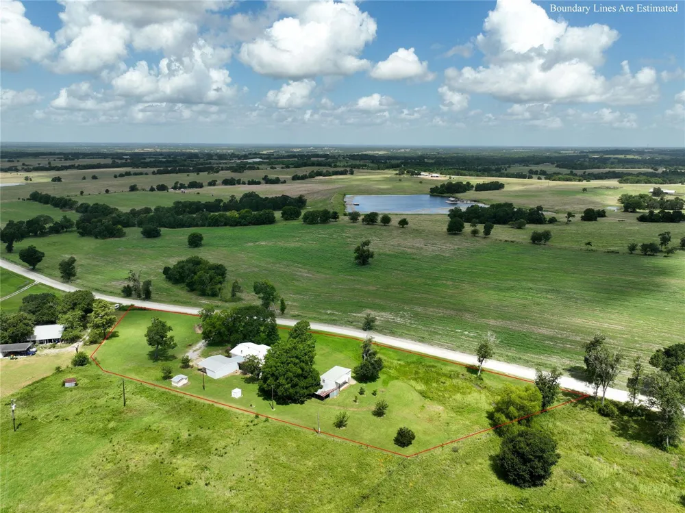 2433 County Road 409 Navasota, TX 77868