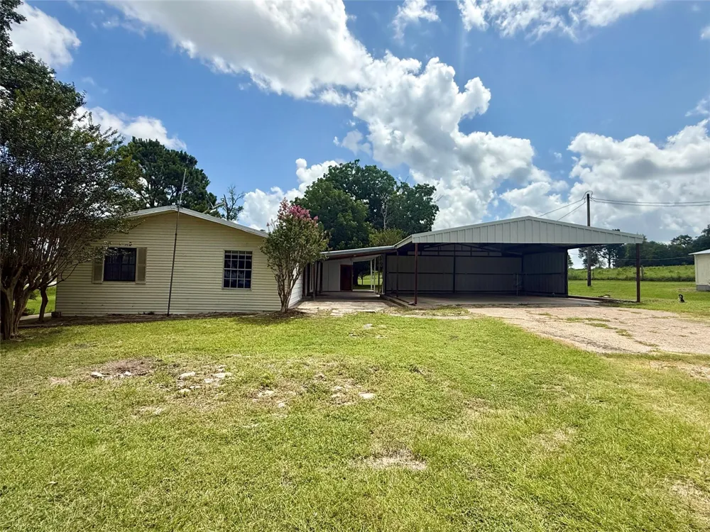 2433 County Road 409 Navasota, TX 77868