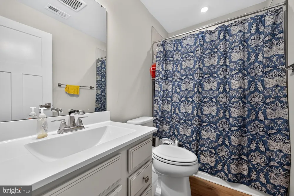 109 PLAZA DRIVE Sicklerville, NJ 08081