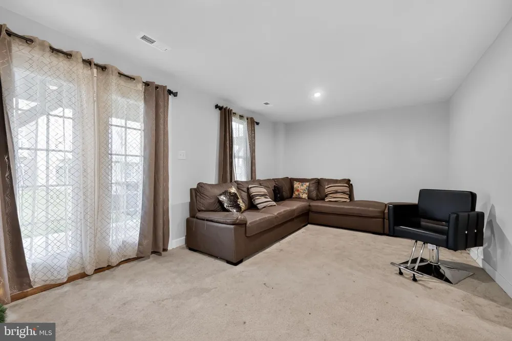 109 PLAZA DRIVE Sicklerville, NJ 08081