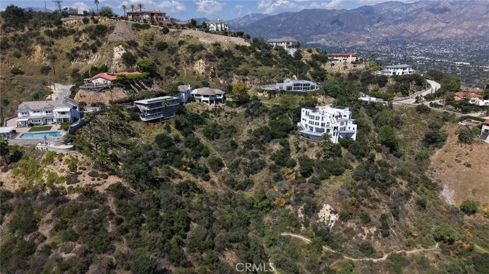 1570 Glen Oaks Boulevard Pasadena, CA 91005