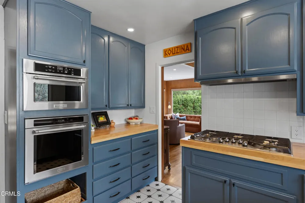 2046 Los Encinos Road Ojai, CA 93023