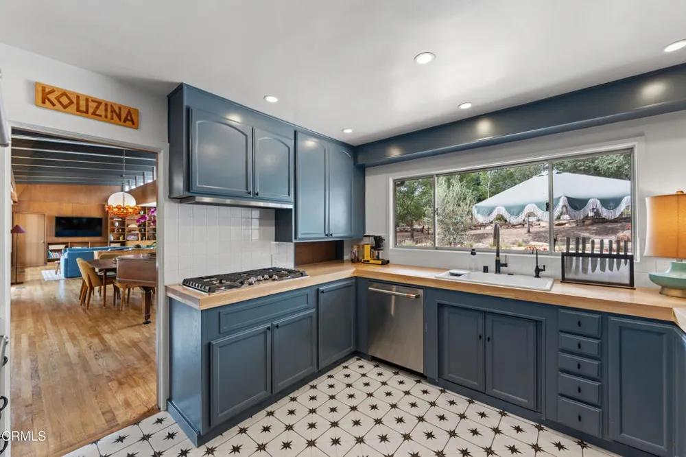 2046 Los Encinos Road Ojai, CA 93023