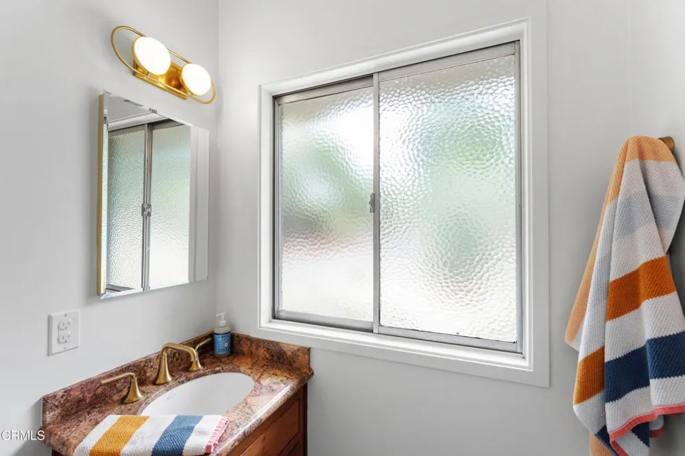 2046 Los Encinos Road Ojai, CA 93023