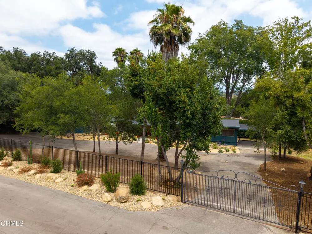 2046 Los Encinos Road Ojai, CA 93023