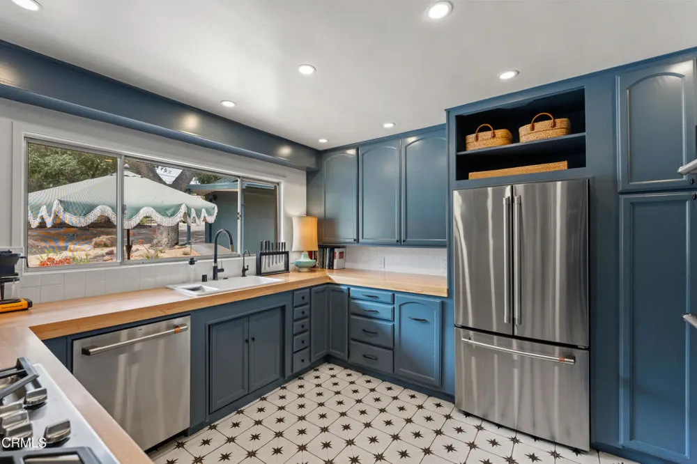 2046 Los Encinos Road Ojai, CA 93023