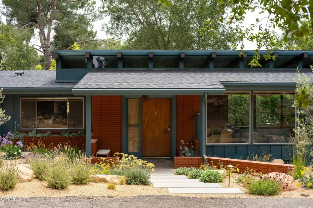 2046 Los Encinos Road Ojai, CA 93023