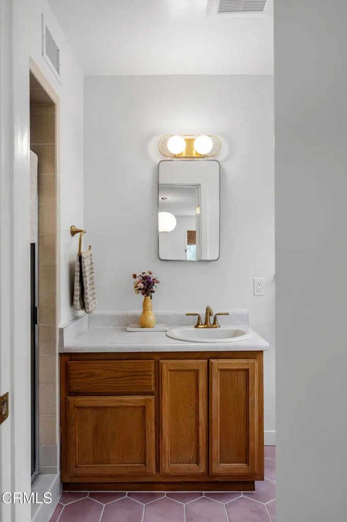 2046 Los Encinos Road Ojai, CA 93023