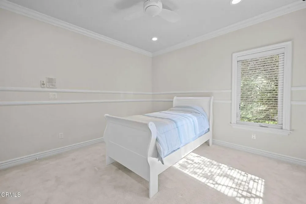 3263 New York Drive Pasadena, CA 91107
