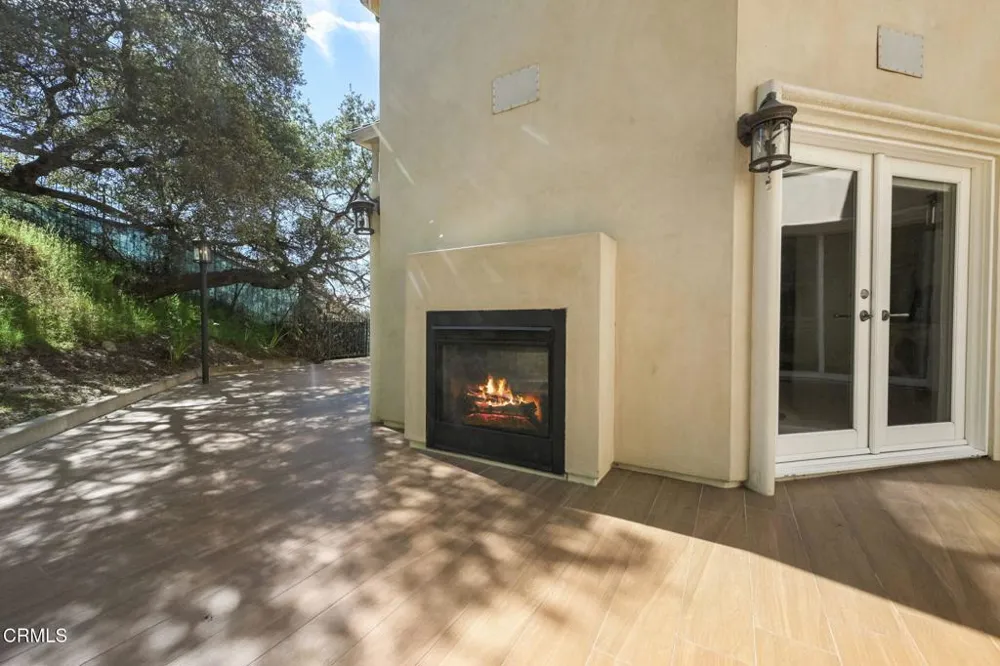 3263 New York Drive Pasadena, CA 91107