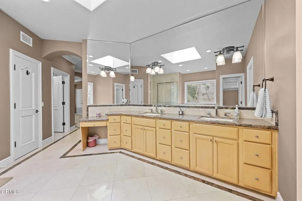 3263 New York Drive Pasadena, CA 91107