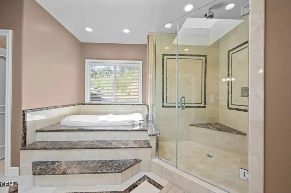 3263 New York Drive Pasadena, CA 91107