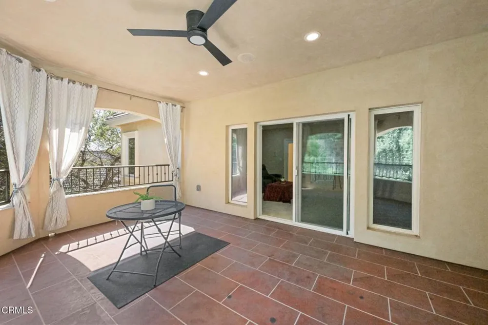 3263 New York Drive Pasadena, CA 91107