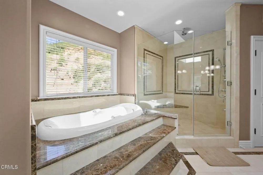 3263 New York Drive Pasadena, CA 91107